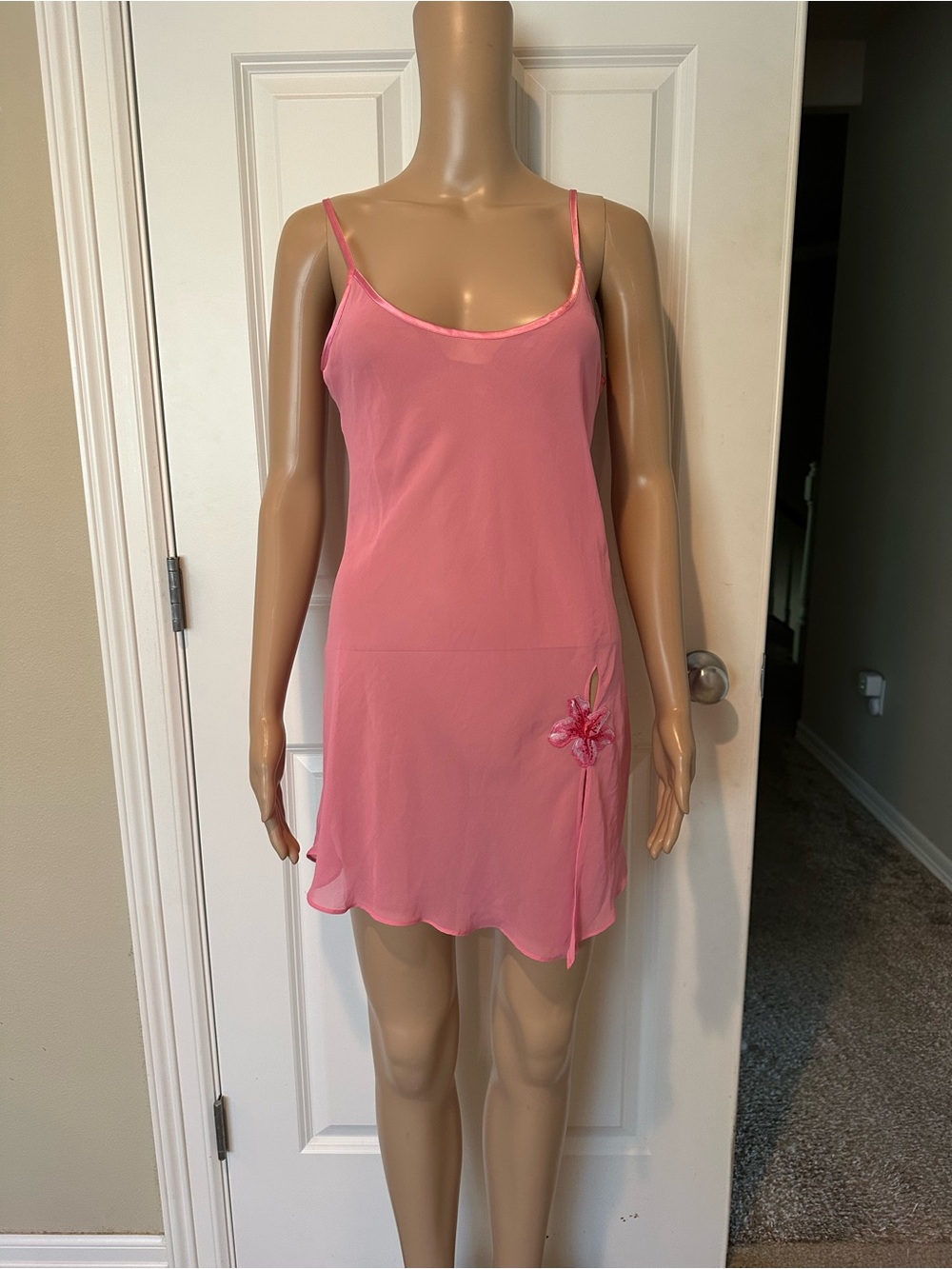 La SENZA  Pink Spaghetti-Strap lingerie with Floral Accent NWT